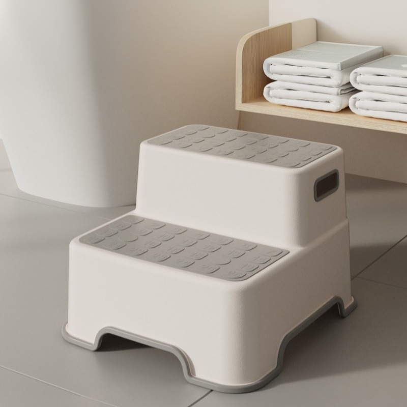 Tragbarer Tritthocker für das  – Home Bathroom With Two Toilets Bewertung und Preis